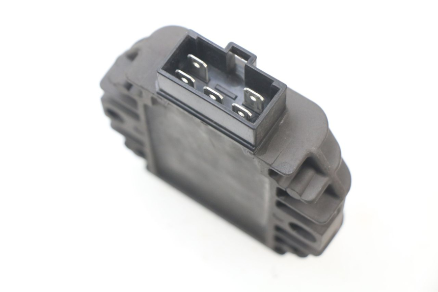 photo de REGULATOR PIAGGIO PRIMAVERA 125 (2013 - 2021) - Zoom on usage condition