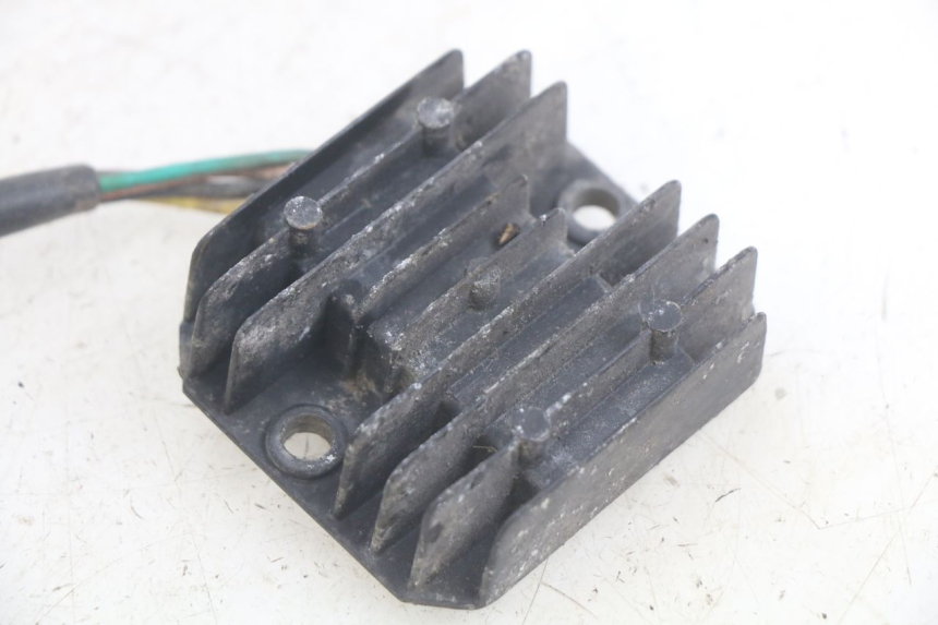 photo de CHARGING REGULATOR YAMASAKI ROADSTER 50 (2013 - 2018) - Technical close-up