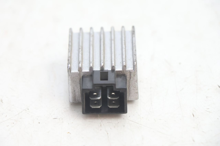 photo de CHARGING REGULATOR YAMASAKI ROADSTER 50 (2013 - 2018) - Technical close-up