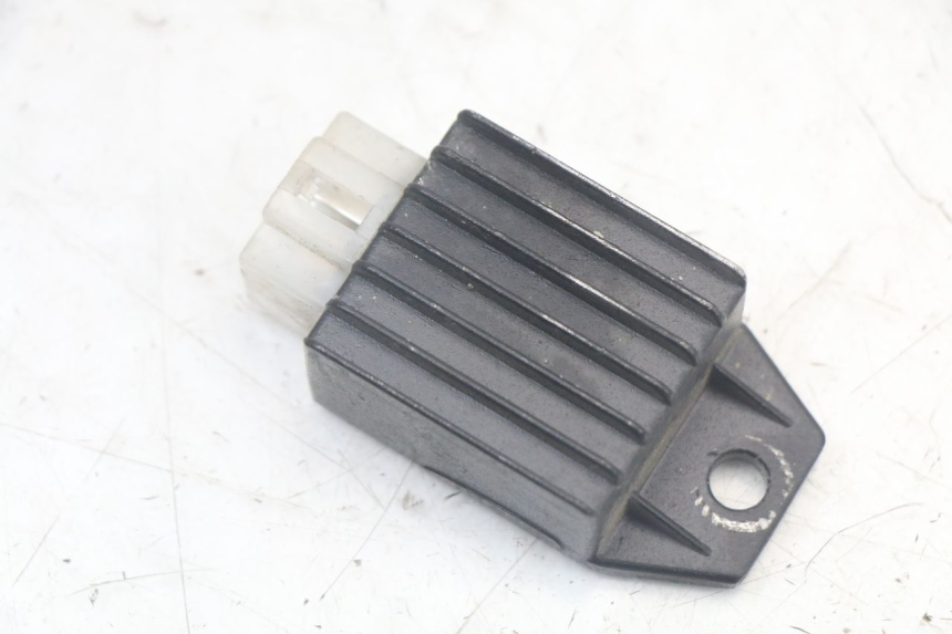 photo de CHARGING REGULATOR TNT MOTOR ROMA 10' 4T 50 (2007 - 2018) - Zoom on usage condition