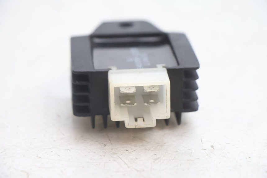 photo de CHARGING REGULATOR KEEWAY RY6 2T 50 (2011 - 2019) - Alternative perspective