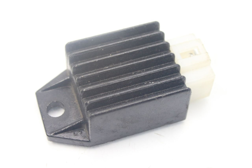 photo de CHARGING REGULATOR JM MOTORS SANTANA 50 (2014 - 2023) - Technical close-up