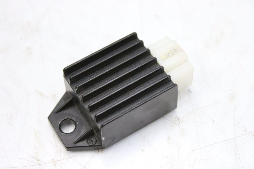 photo de CHARGING REGULATOR JM MOTORS SANTANA 50 (2014 - 2023) - Technical close-up