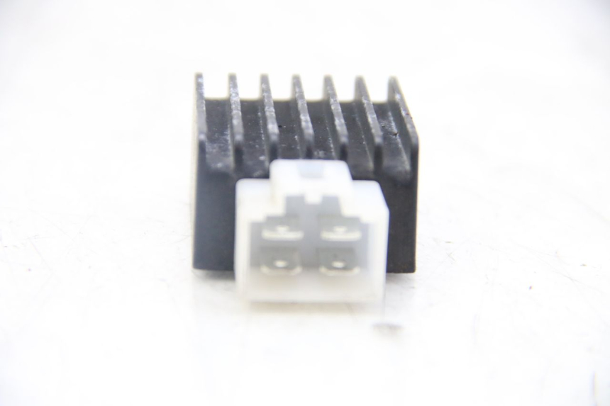 photo de CHARGING REGULATOR JM MOTORS SANTANA 50 (2014 - 2023) - Alternative perspective
