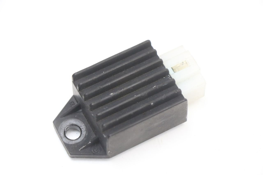 photo de CHARGING REGULATOR JM MOTORS SANTANA 50 (2014 - 2023) - Component detail
