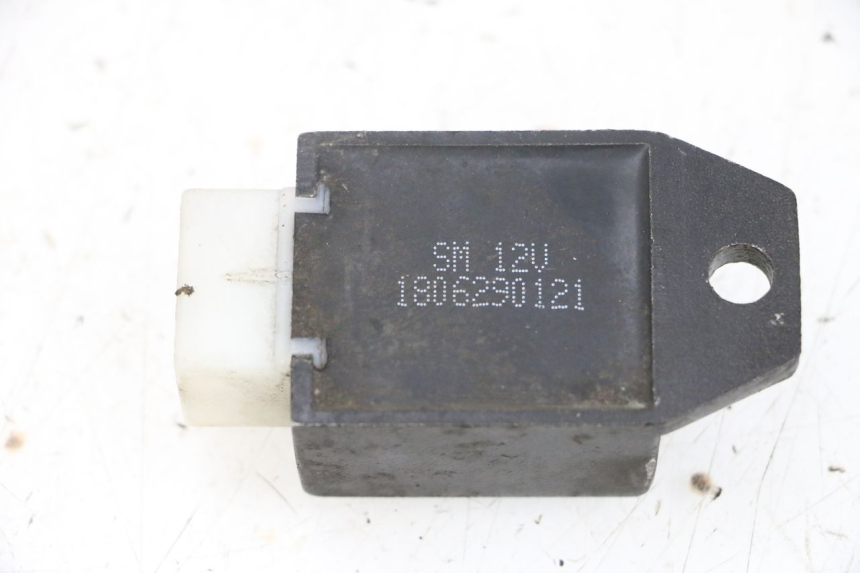photo de CHARGING REGULATOR JM MOTORS SANTANA 50 (2014 - 2023) - Component detail