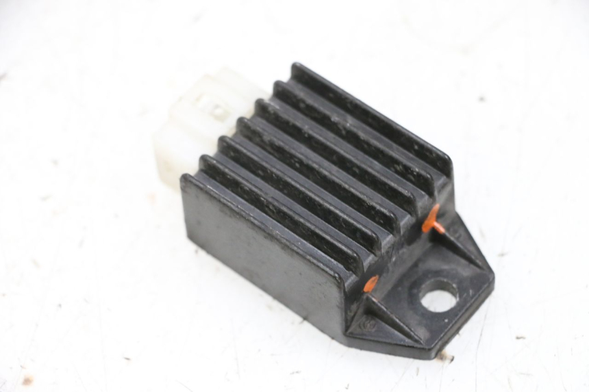 photo de CHARGING REGULATOR JM MOTORS SANTANA 50 (2014 - 2023) - Alternative perspective