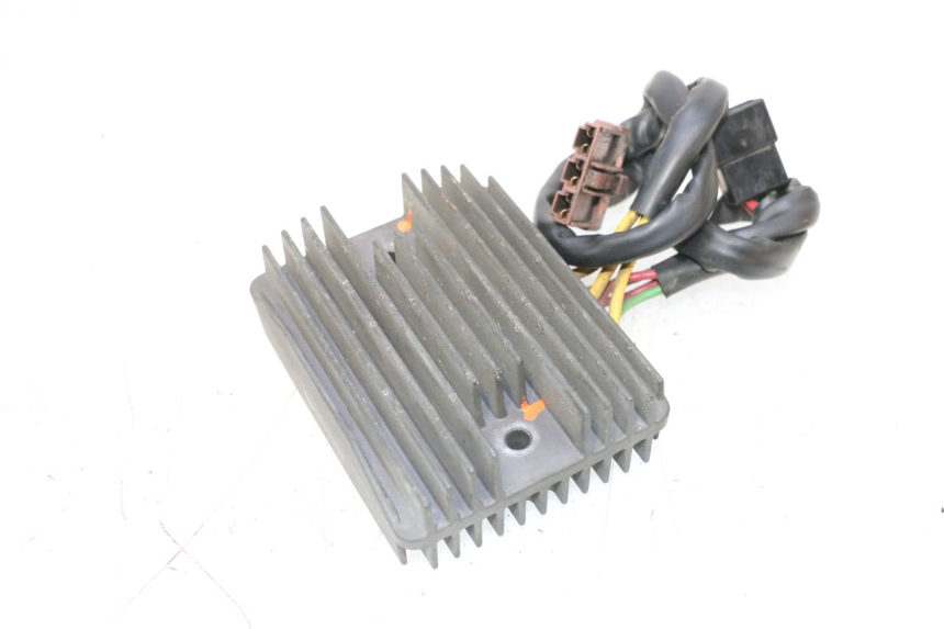 photo de CHARGING REGULATOR PEUGEOT SATELIS COMPRESSOR K15 125 (2006 - 2009) - Fixing points details