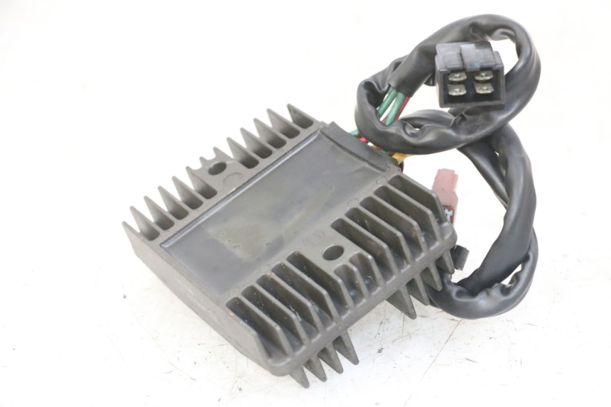 photo de REGULATOR PEUGEOT SATELIS 125 (2013 - 2018) - Alternative perspective