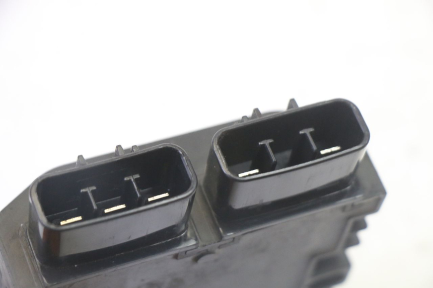 photo de REGULATOR PEUGEOT SATELIS 125 (2013 - 2018) - Zoom on usage condition