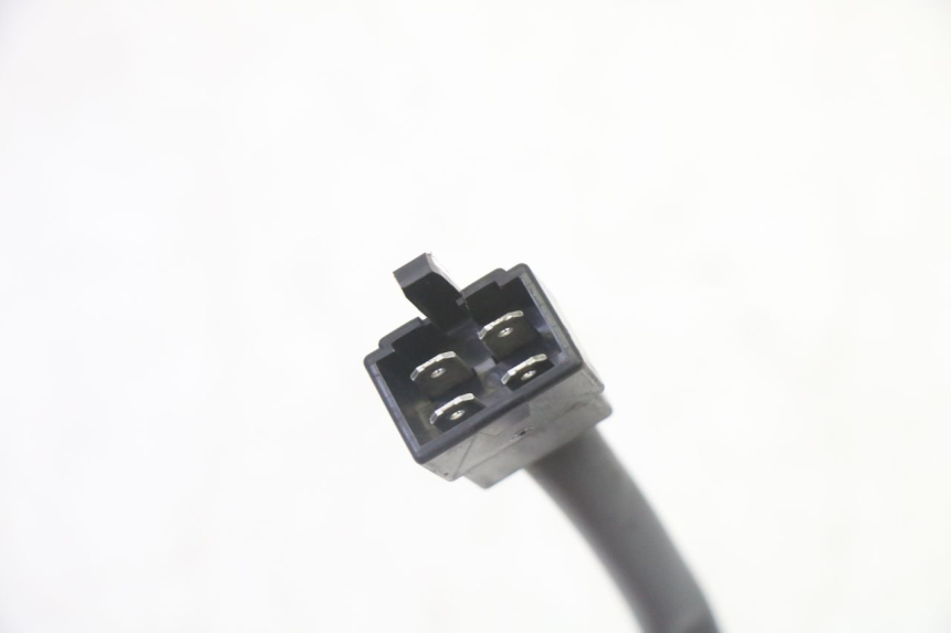 photo de CHARGING REGULATOR PEUGEOT SATELIS 125 (2006 - 2009) - Fixing points details