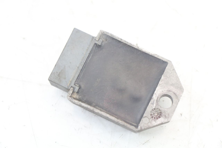 photo de CHARGING REGULATOR DERBI SENDA SM X-TREME 50 (2006 - 2010) - Technical close-up