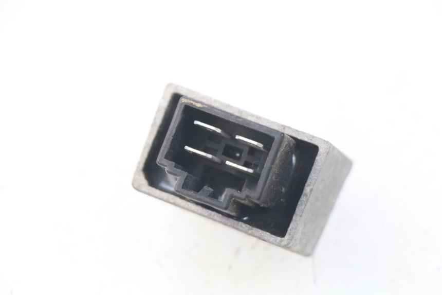 photo de REGULATOR HONDA SJ BALI 50 (1996 - 1999) - Component detail
