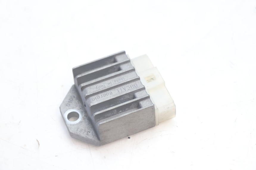 photo de REGULATOR YAMAHA SLIDER 50 (1999 - 2004) - Component detail