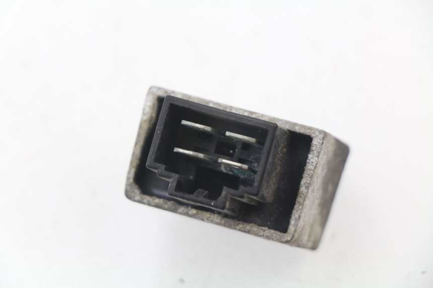 photo de REGULATOR PEUGEOT SPEEDFIGHT 2 AC 50 (2000 - 2009) - Zoom on usage condition