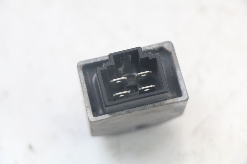 photo de CHARGING REGULATOR PEUGEOT SPEEDFIGHT 100 (1997 - 2007) - Zoom on usage condition