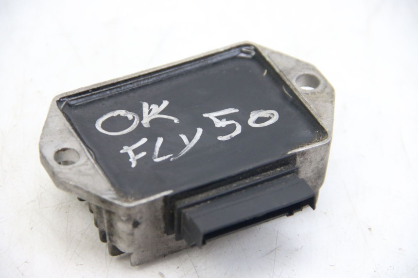 photo de CHARGING REGULATOR APRILIA SR 2T 50 (2012 - 2017) - Zoom on usage condition