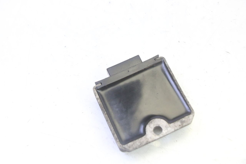 photo de CHARGING REGULATOR APRILIA SR R 2T LC 50 (2018 - 2021) - Zoom on usage condition