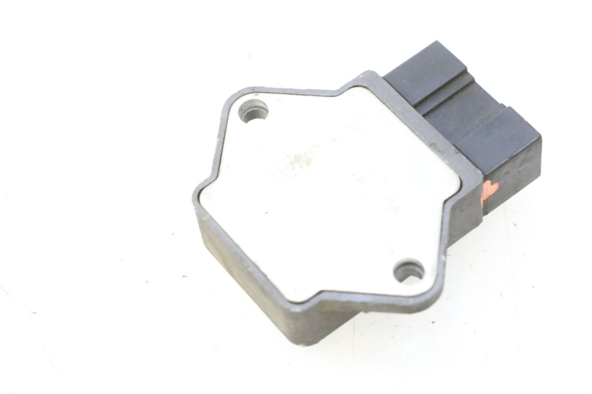 photo de REGULATOR HONDA ST PAN EUROPEAN 1100 (1990 - 2002) - Component detail