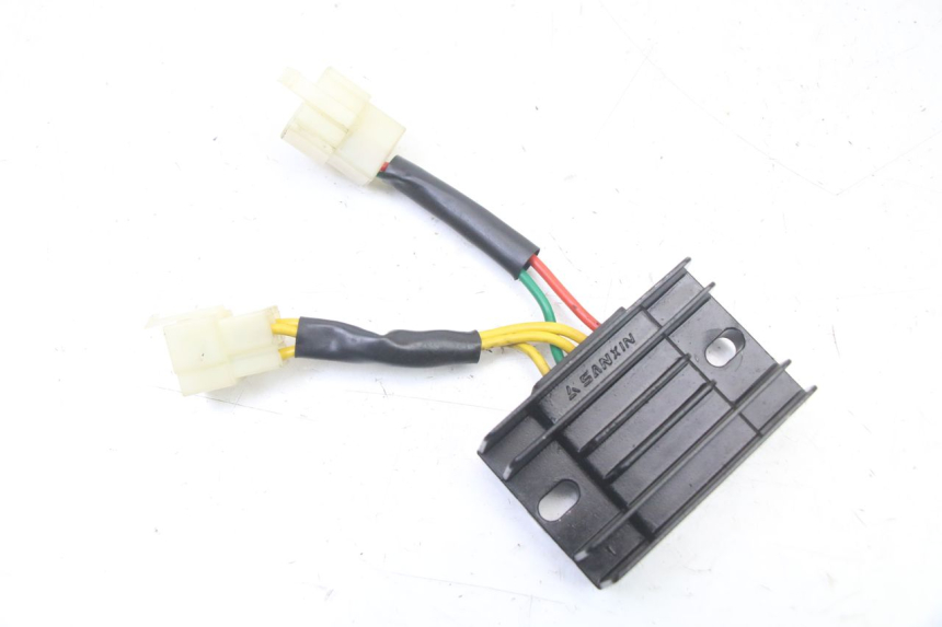 photo de REGULATOR PEUGEOT STREETZONE I 2T 50 (2018 - 2020) - Main view