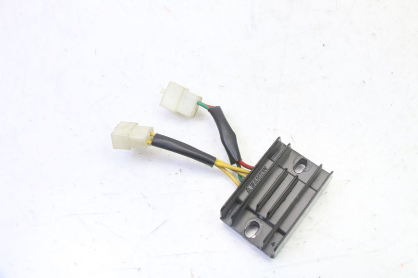 photo de REGULATOR PEUGEOT STREETZONE I 2T 50 (2018 - 2020) - Main view