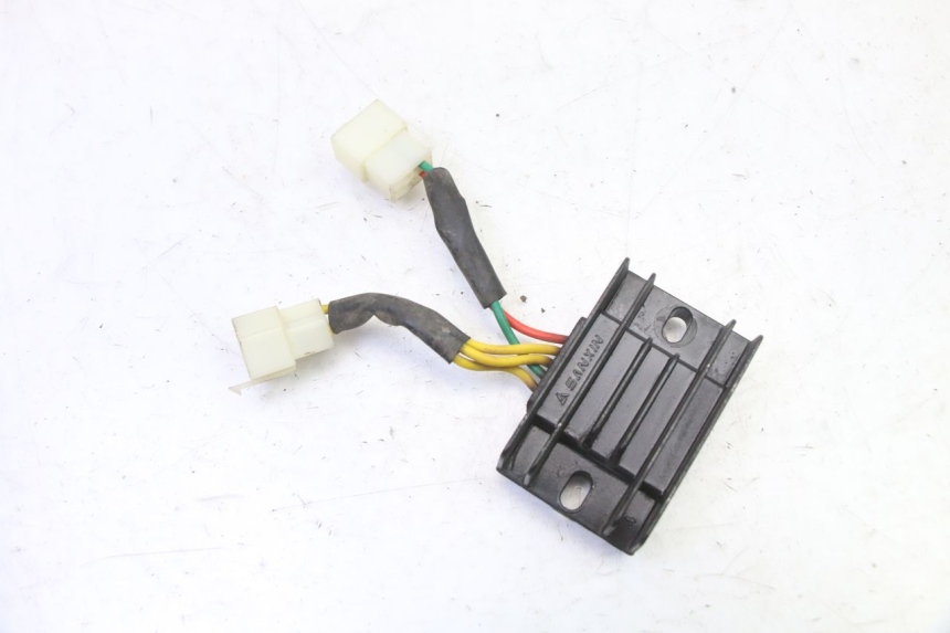 photo de REGULATOR PEUGEOT STREETZONE I NAKED 2T 50 (2018 - 2020) - Main view