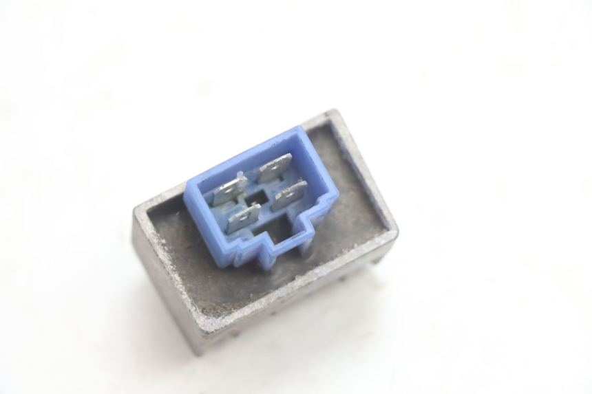 photo de CHARGING REGULATOR MBK STUNT NAKED 50 (2004 - 2018) - Zoom on usage condition