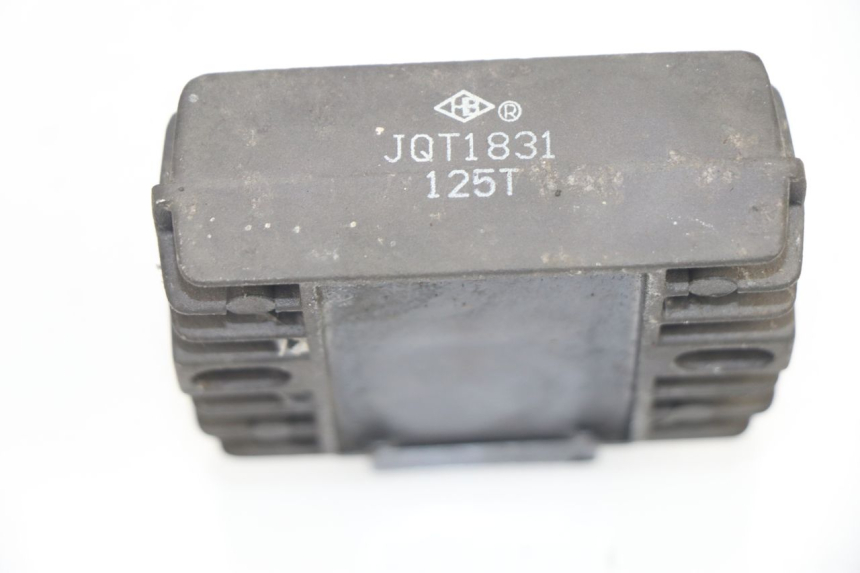 photo de REGULATOR PEUGEOT SUM UP 125 (2008 - 2013) - Component detail