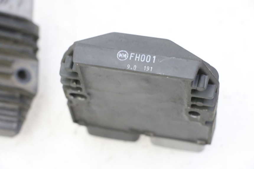 photo de CHARGING REGULATOR YAMAHA TDM ABS 900 (2002 - 2014) - Markings and original references