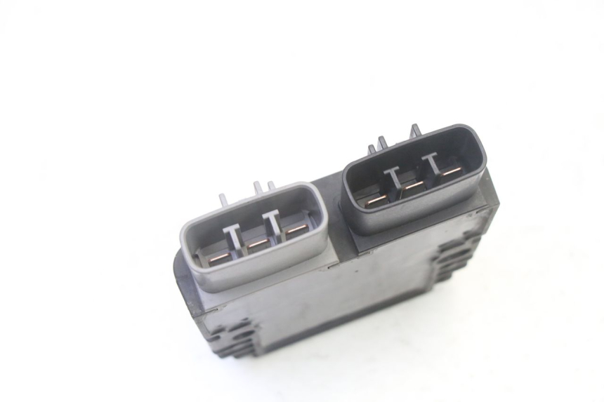 photo de CHARGING REGULATOR YAMAHA TDM ABS 900 (2002 - 2014) - Alternative perspective
