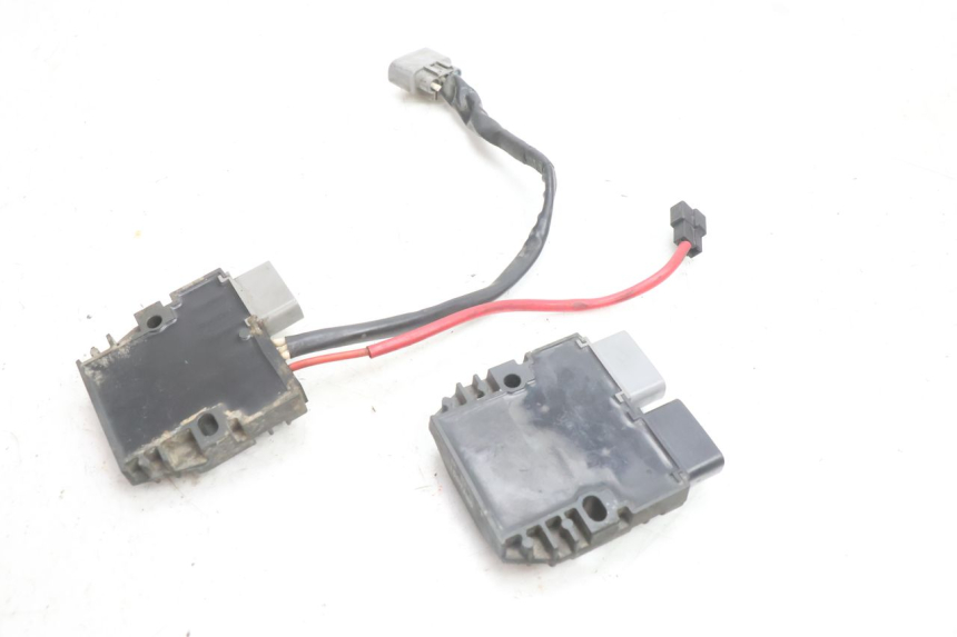 photo de REGULATOR YAMAHA TDM ABS 900 (2002 - 2014) - Component detail