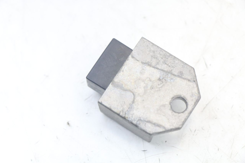 photo de CHARGING REGULATOR PEUGEOT TKR TREKKER FURIOUS 50 (2005 - 2014) - Alternative perspective