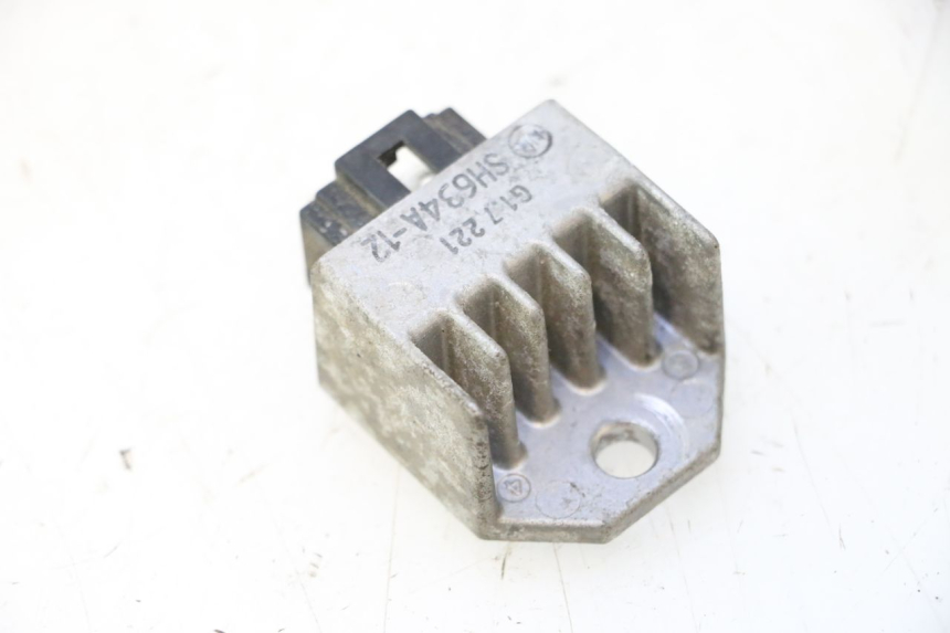 photo de CHARGING REGULATOR PEUGEOT TKR TREKKER FURIOUS 50 (2005 - 2014) - Alternative perspective