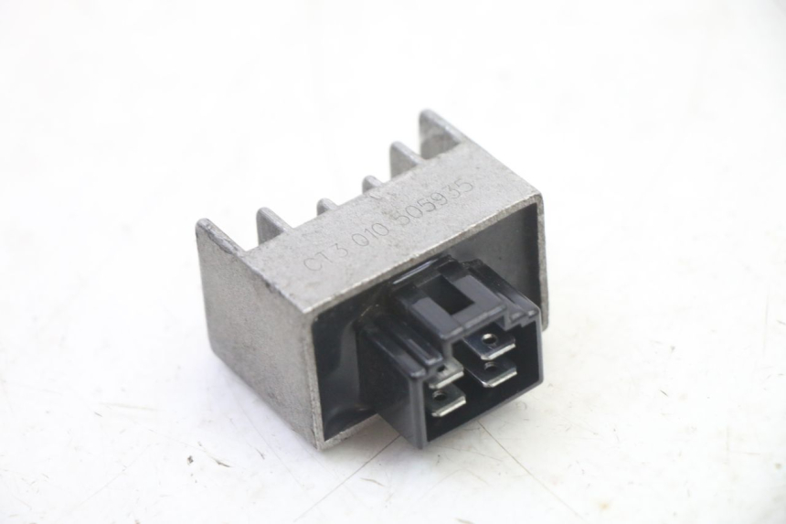 photo de CHARGING REGULATOR PEUGEOT TWEET 4T 50 (2014 - 2019) - Component detail