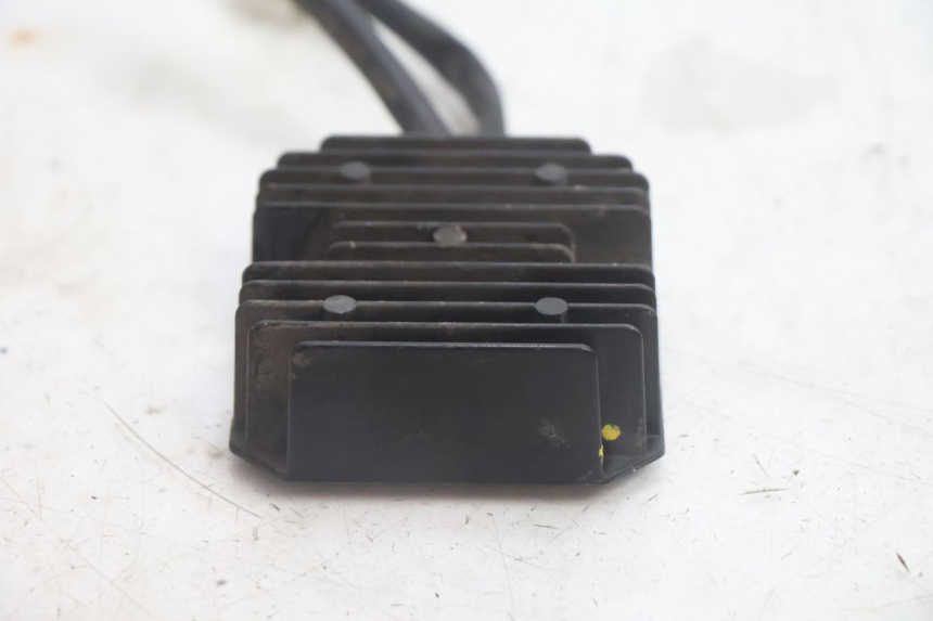 photo de CHARGING REGULATOR PEUGEOT TWEET 4T 50 (2018 - 2022) - Zoom on usage condition