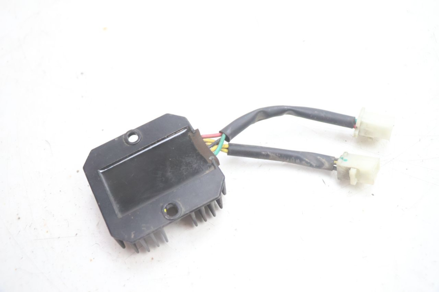 photo de CHARGING REGULATOR PEUGEOT TWEET 4T 50 (2018 - 2022) - Alternative perspective