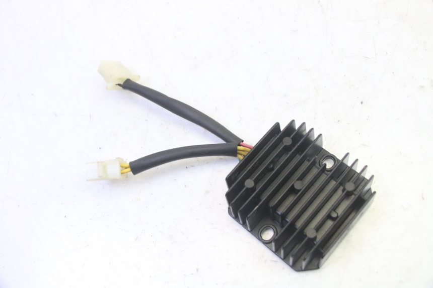 photo de REGULATOR PEUGEOT TWEET PRO EFI 4T 50 (2021 - 2022) - Main view