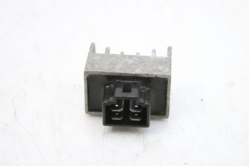 photo de CHARGING REGULATOR PEUGEOT TWEET 125 (2010 - 2017) - Zoom on usage condition