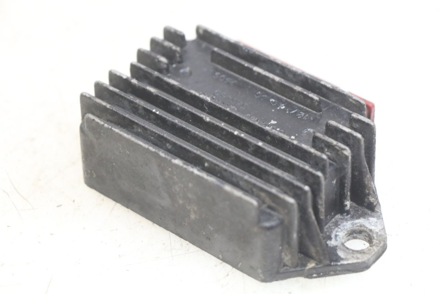 photo de CHARGING REGULATOR PIAGGIO TYPHOON 50 (1993 - 1999) - Zoom on usage condition