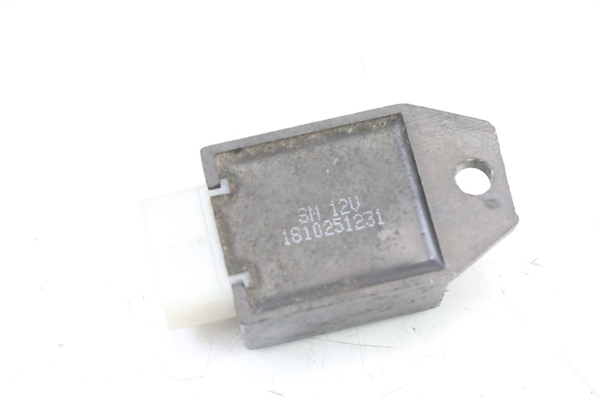photo de CHARGING REGULATOR UNIVERSAL BIKE ZN50QT-11B 50 (2018 - 2021) - Alternative perspective