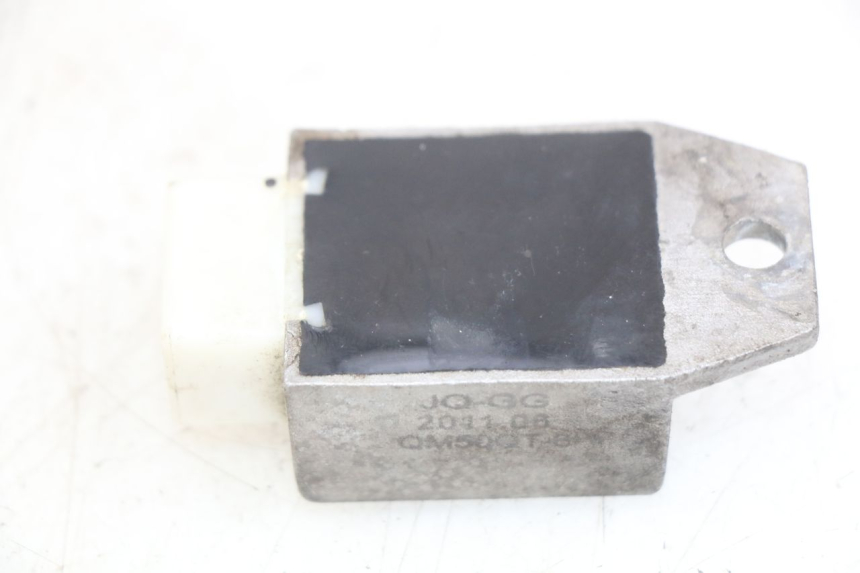 photo de CHARGING REGULATOR PEUGEOT V-CLIC VCLIC 50 (2007 - 2013) - Zoom on usage condition