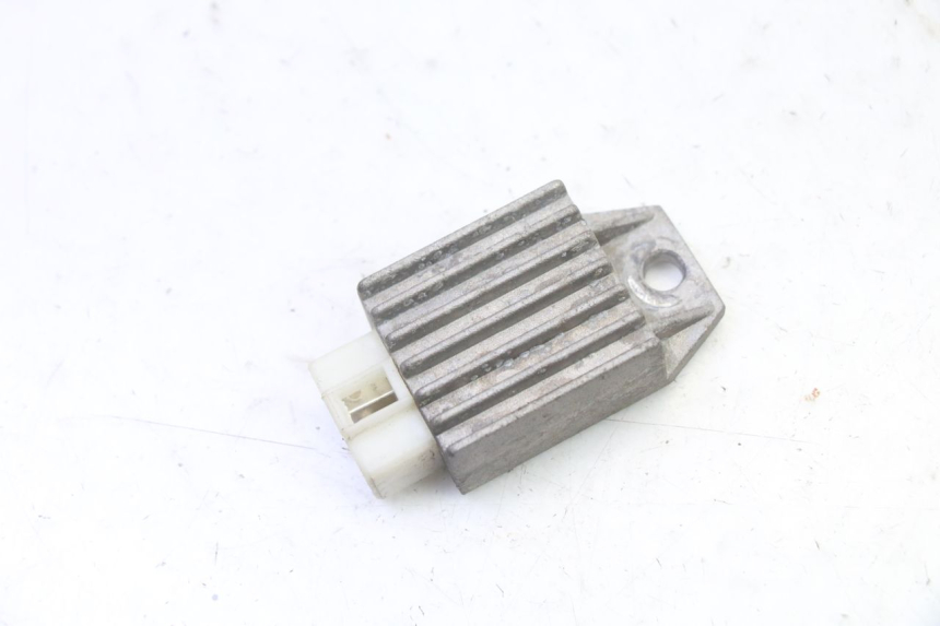 photo de CHARGING REGULATOR PEUGEOT V-CLIC VCLIC 50 (2007 - 2013) - Component detail
