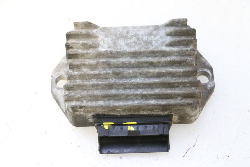 photo de CHARGING REGULATOR PIAGGIO VESPA LX 2T 50 (2005 - 2013) - Main view