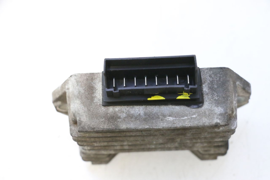 photo de CHARGING REGULATOR PIAGGIO VESPA LX 2T 50 (2005 - 2013) - Zoom on usage condition