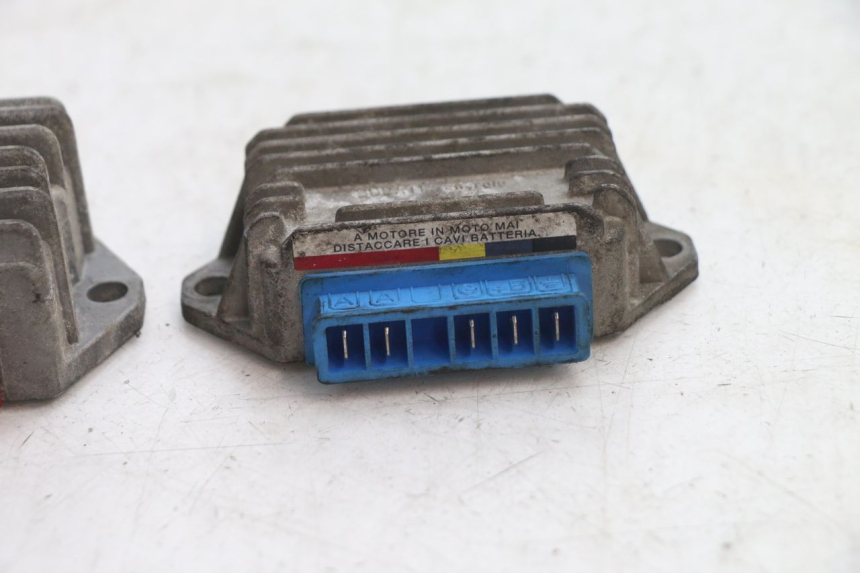 photo de REGULATOR PIAGGIO VESPA PK FL 2T 50 (1990 - 1996) - Zoom on usage condition