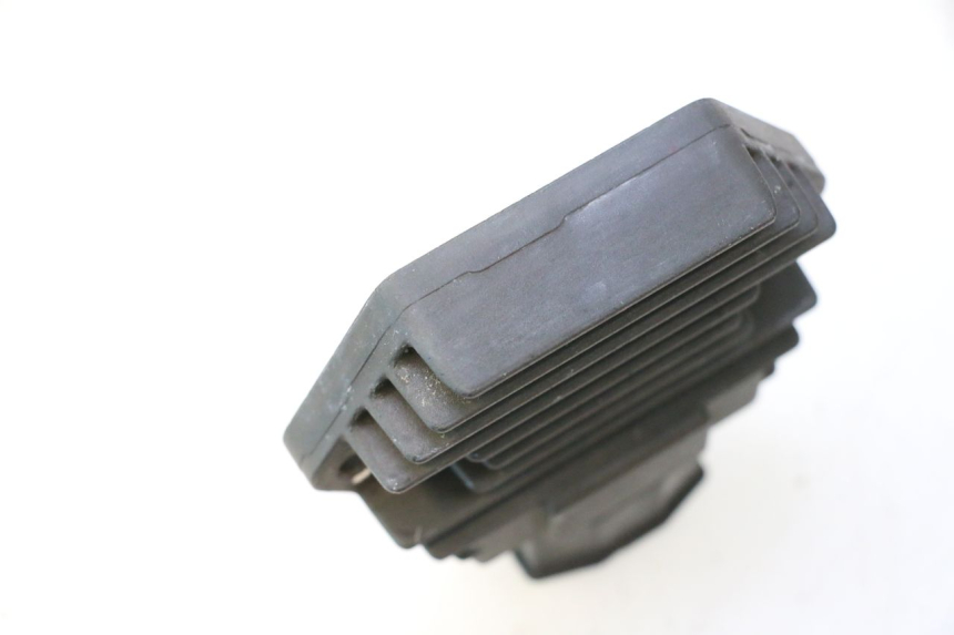 photo de CHARGING REGULATOR HONDA VFR FI RC46 800 (1998 - 2001) - Surface and material condition