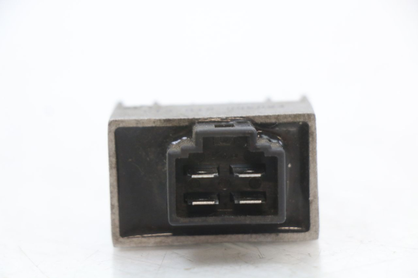 photo de CHARGING REGULATOR PEUGEOT VIVACITY NEW 4T 50 (2008 - 2017) - Zoom on usage condition