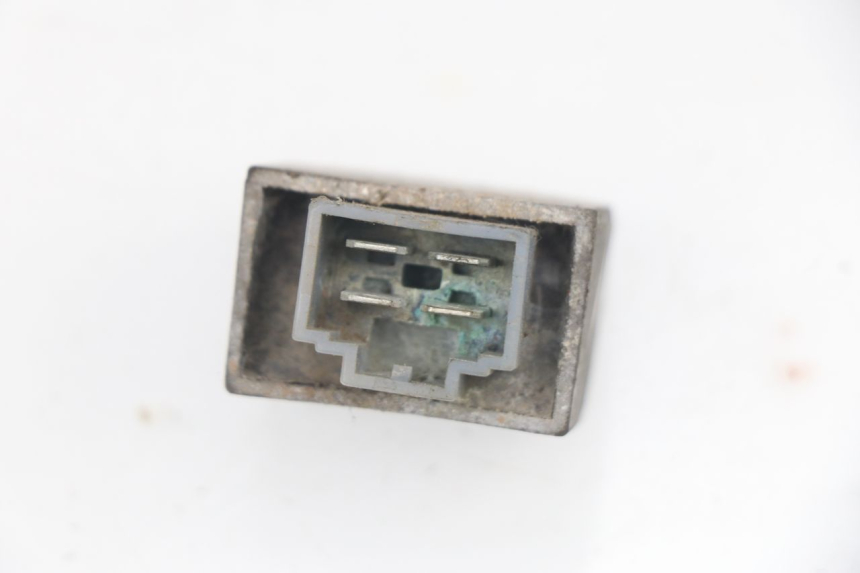 photo de CHARGING REGULATOR PEUGEOT VIVACITY 50 (2004 - 2009) - Zoom on usage condition