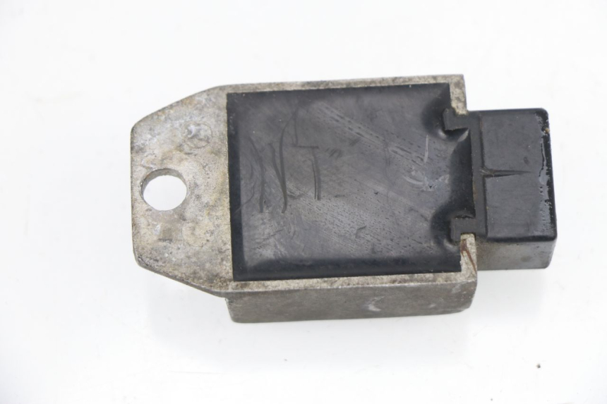 photo de CHARGING REGULATOR PEUGEOT VIVACITY 50 (1998 - 2003) - Alternative perspective