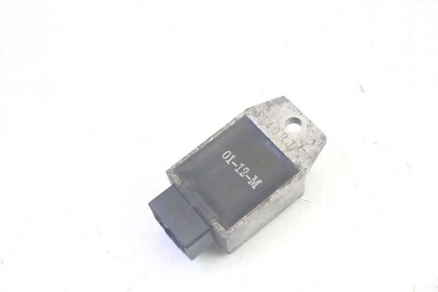 photo de REGULATOR PEUGEOT VIVACITY 100 (1999 - 2008) - Alternative perspective